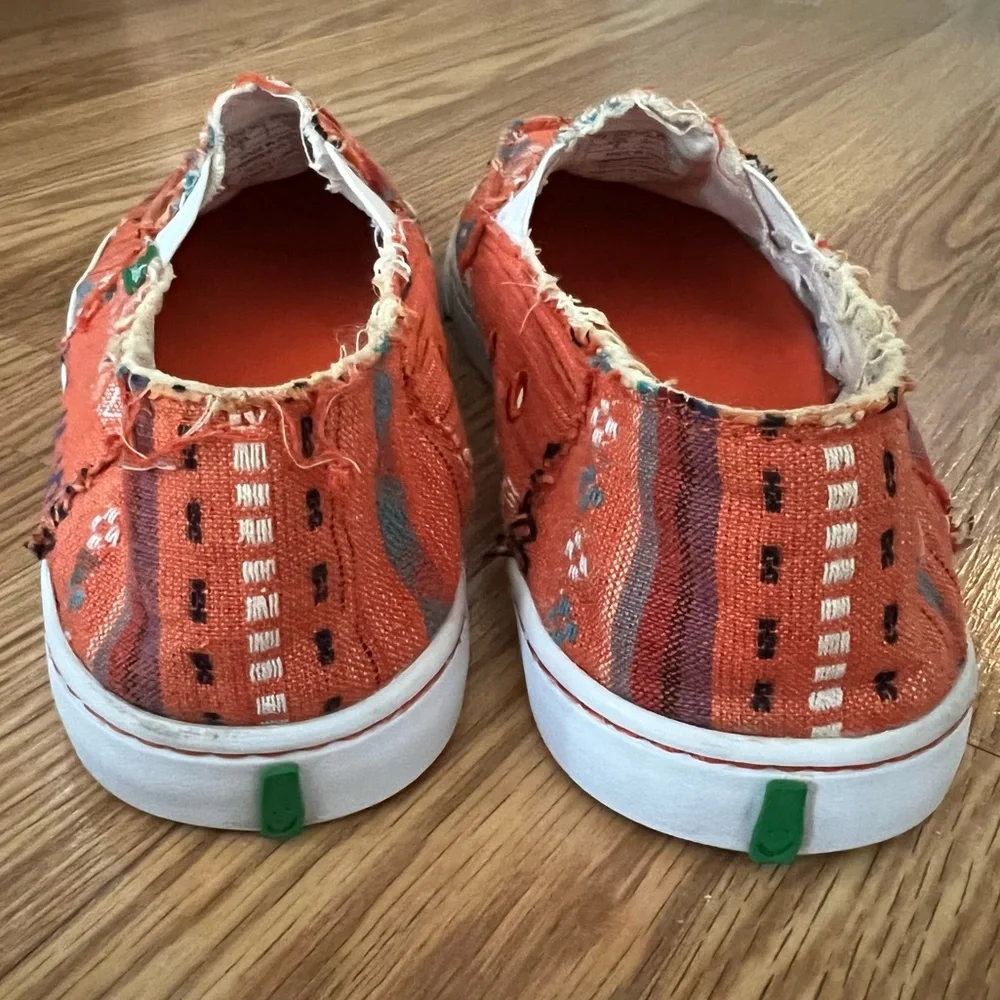 Orange Sanuk‎ slip on canvas shoes size 6